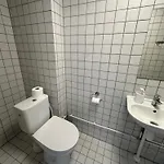 Airport Hostel *
